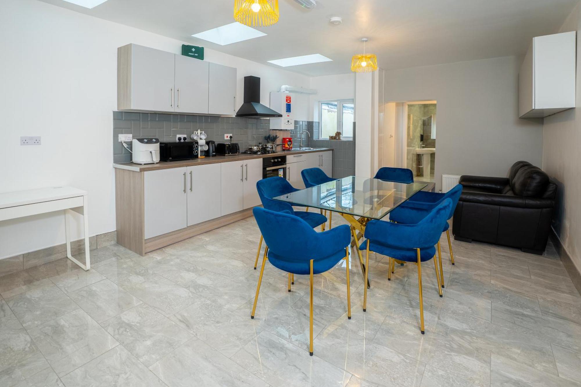 Kunda House Coventry Road Hotel เบอร์มิงแฮม ภายนอก รูปภาพ