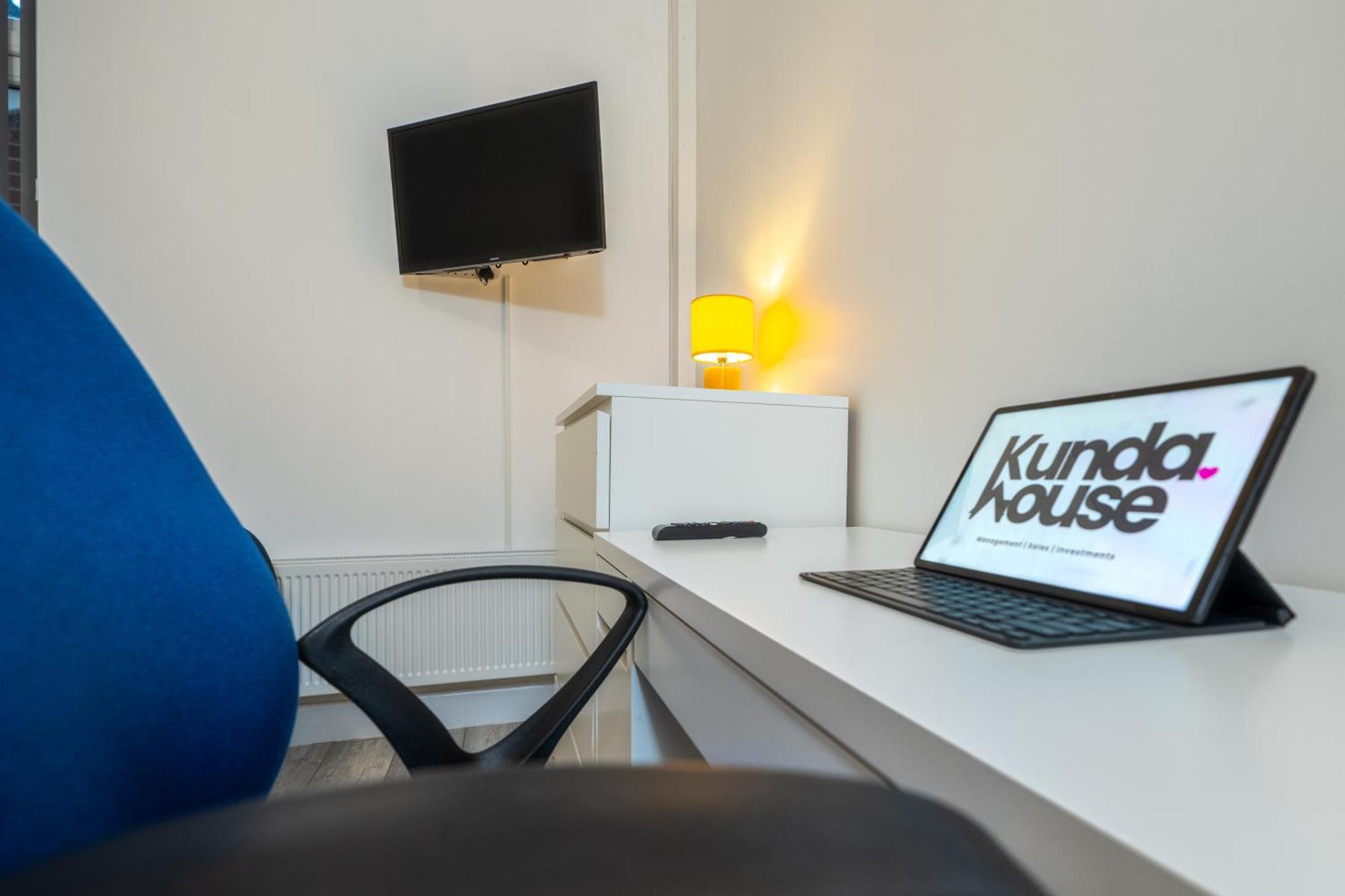 Kunda House Coventry Road Hotel เบอร์มิงแฮม ภายนอก รูปภาพ