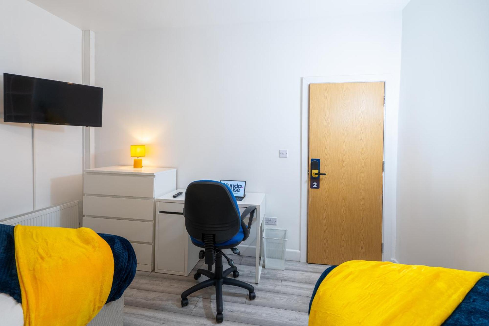 Kunda House Coventry Road Hotel เบอร์มิงแฮม ภายนอก รูปภาพ