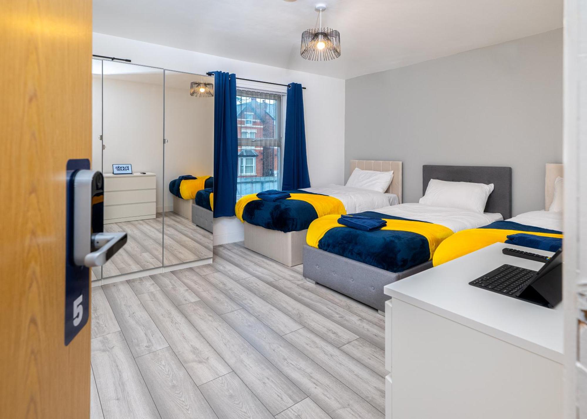Kunda House Coventry Road Hotel เบอร์มิงแฮม ภายนอก รูปภาพ