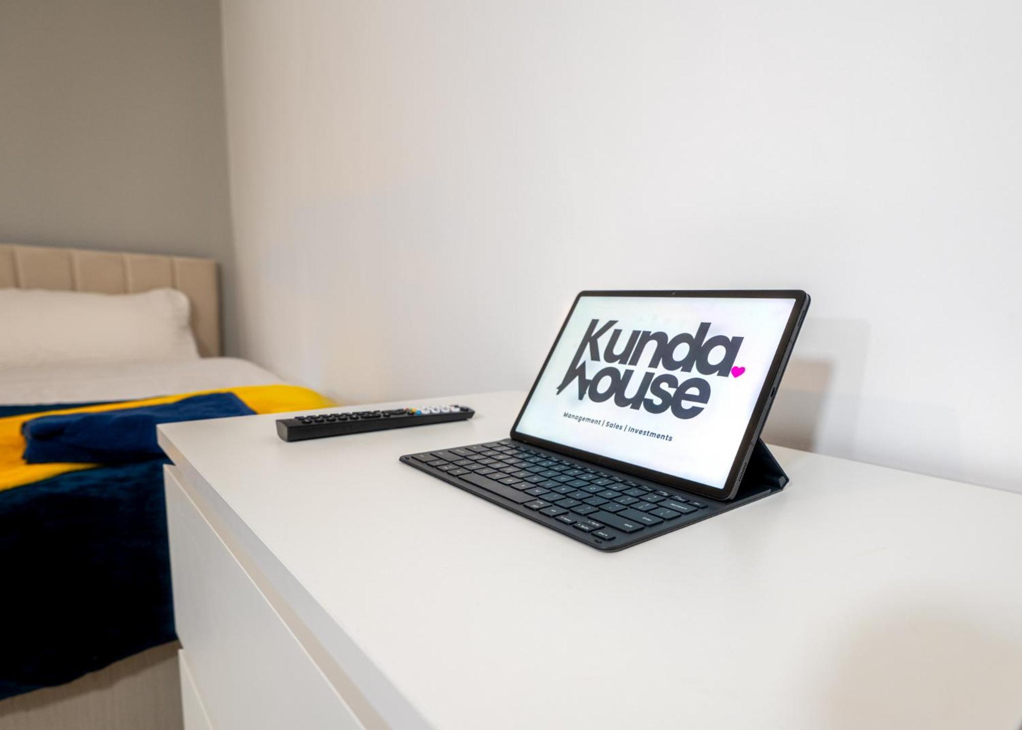 Kunda House Coventry Road Hotel เบอร์มิงแฮม ภายนอก รูปภาพ